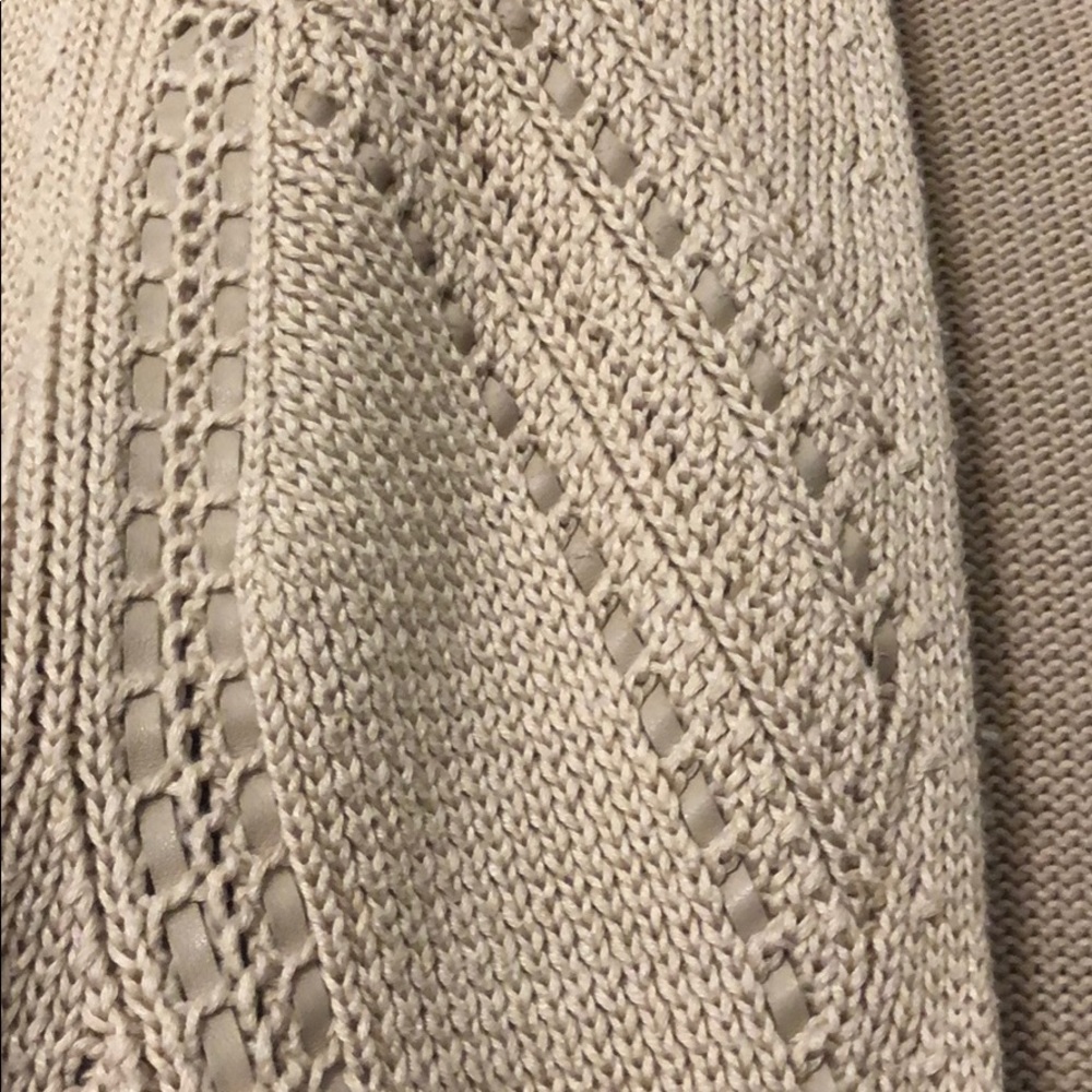 H&M Sweater - Picture 4 of 8